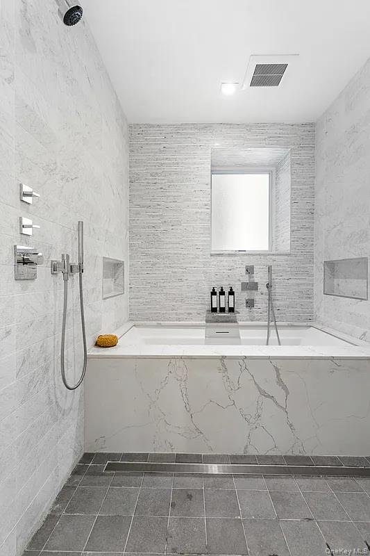 Single Family 38th Manhattan, NY 10016, MLS-911992-18