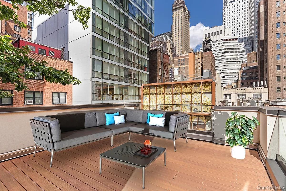 Single Family 38th Manhattan, NY 10016, MLS-911992-22