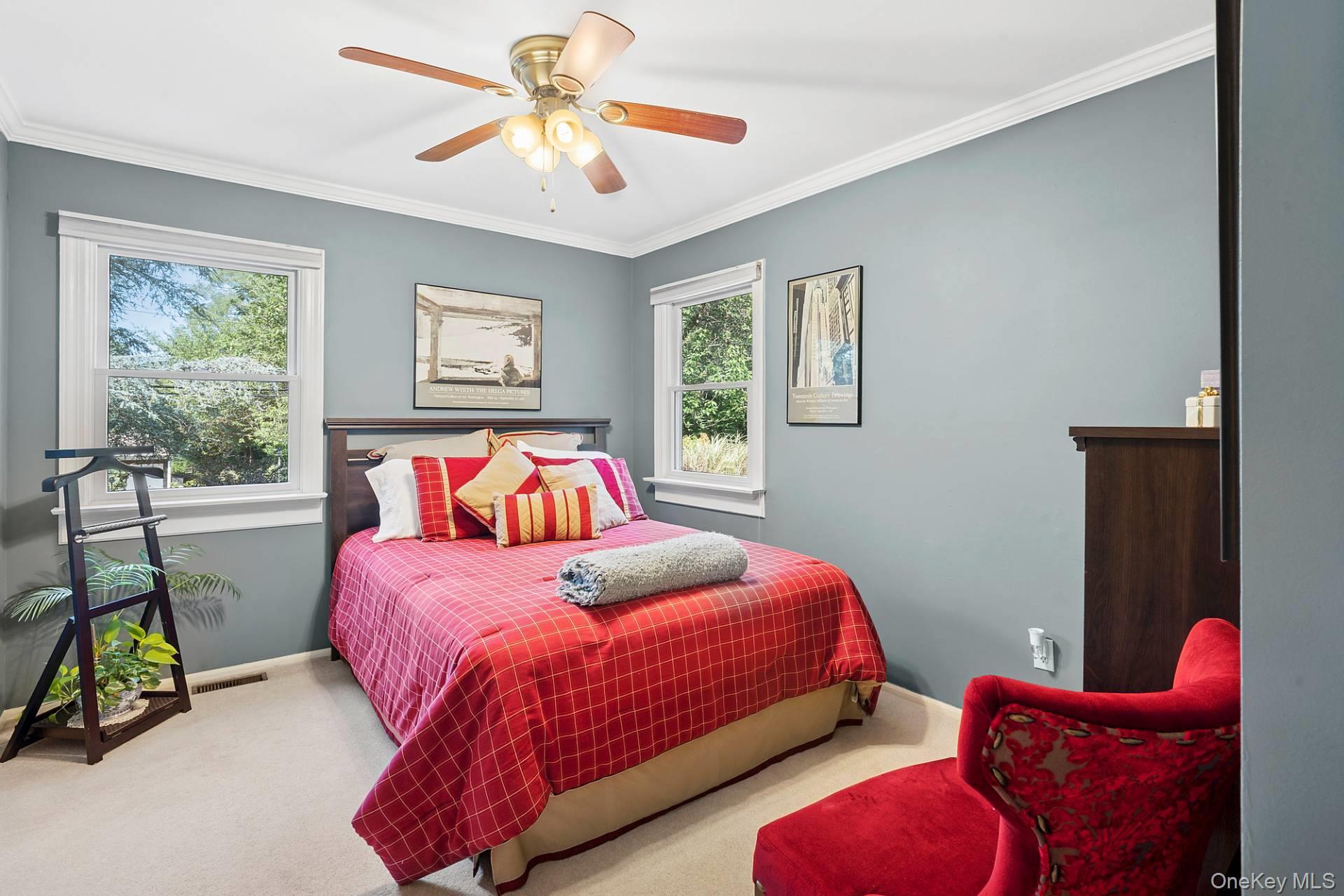 Single Family Plain View Suffolk County, NY 11792, MLS-911998-10