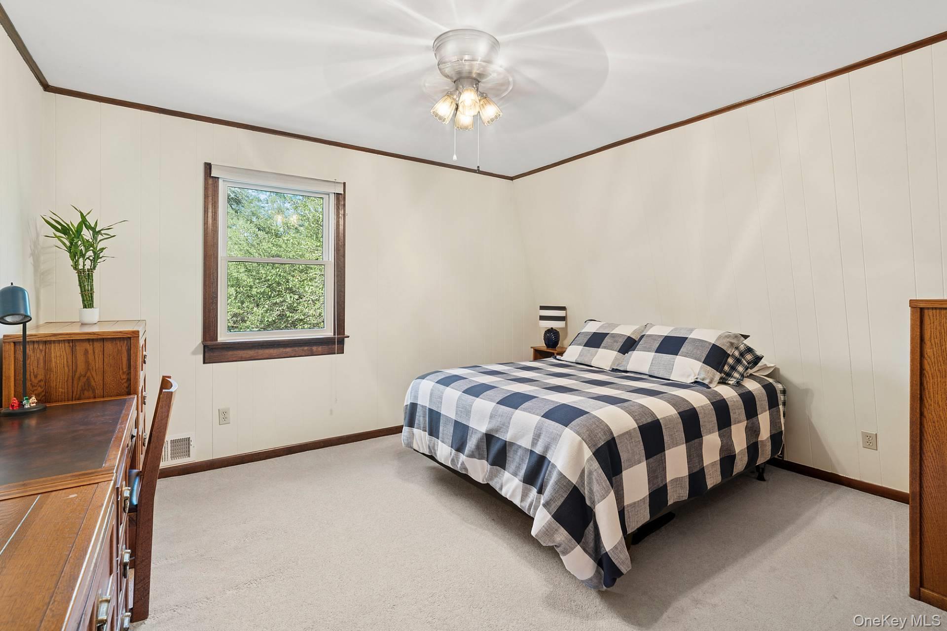 Single Family Plain View Suffolk County, NY 11792, MLS-911998-16