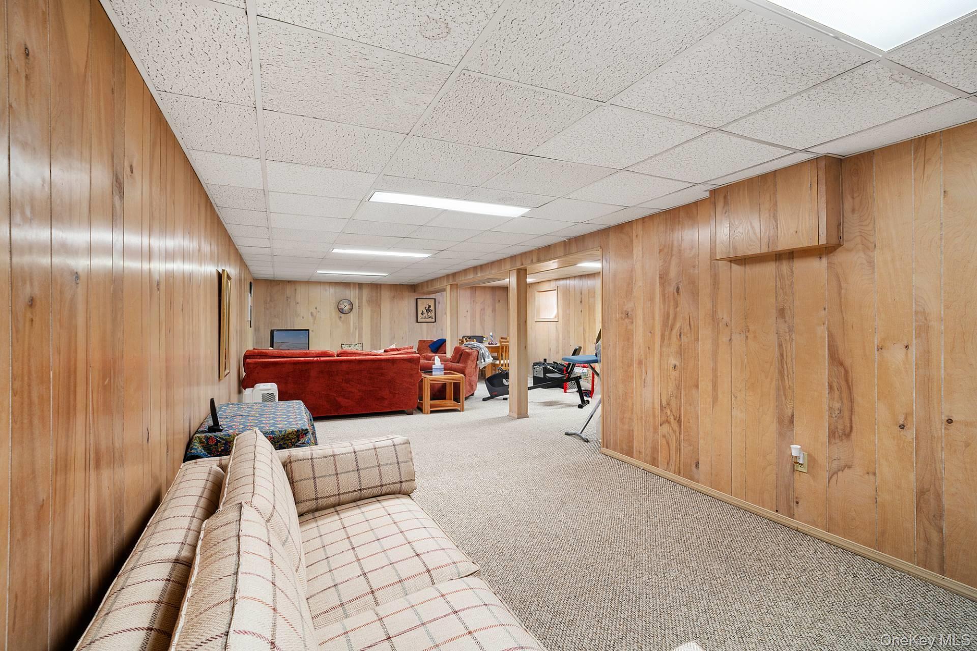 Single Family Plain View Suffolk County, NY 11792, MLS-911998-17