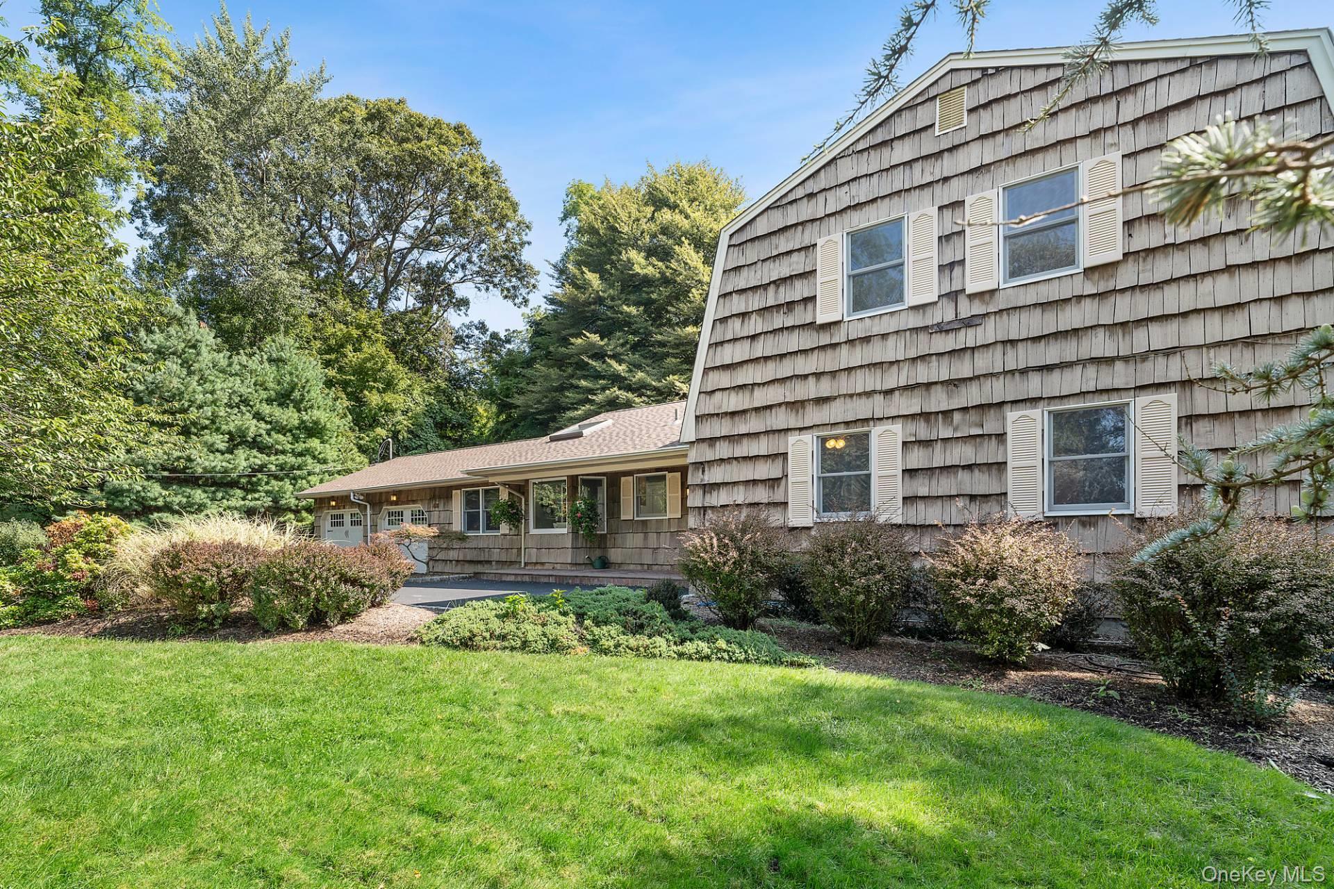 Single Family Plain View  Suffolk County, NY 11792, MLS-911998-20