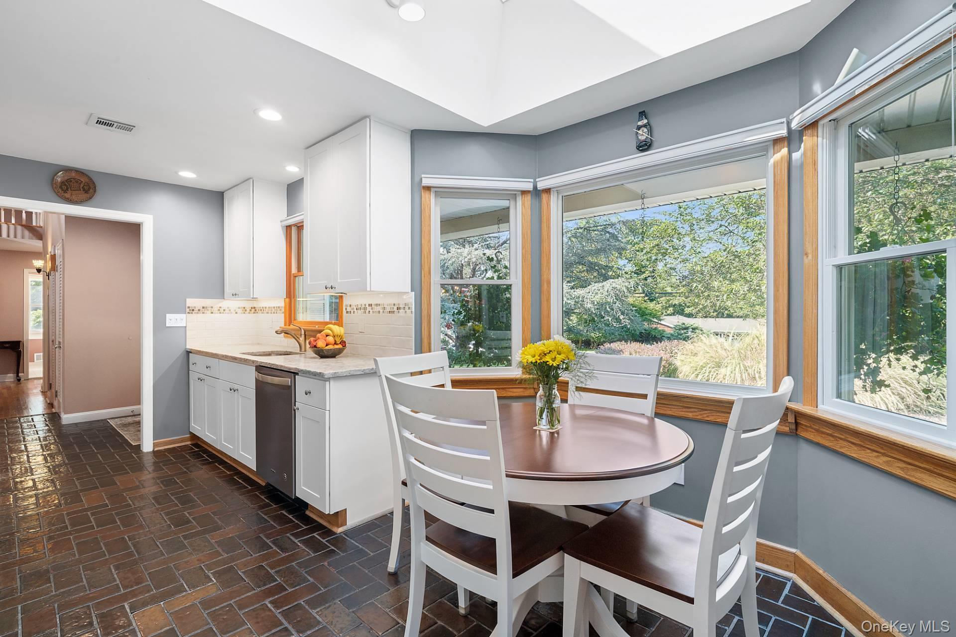 Single Family Plain View Suffolk County, NY 11792, MLS-911998-3