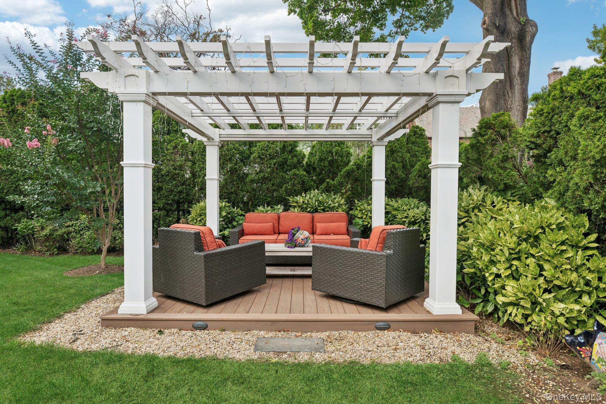 Single Family Kilburn Nassau County, NY 11530, MLS-912006-40