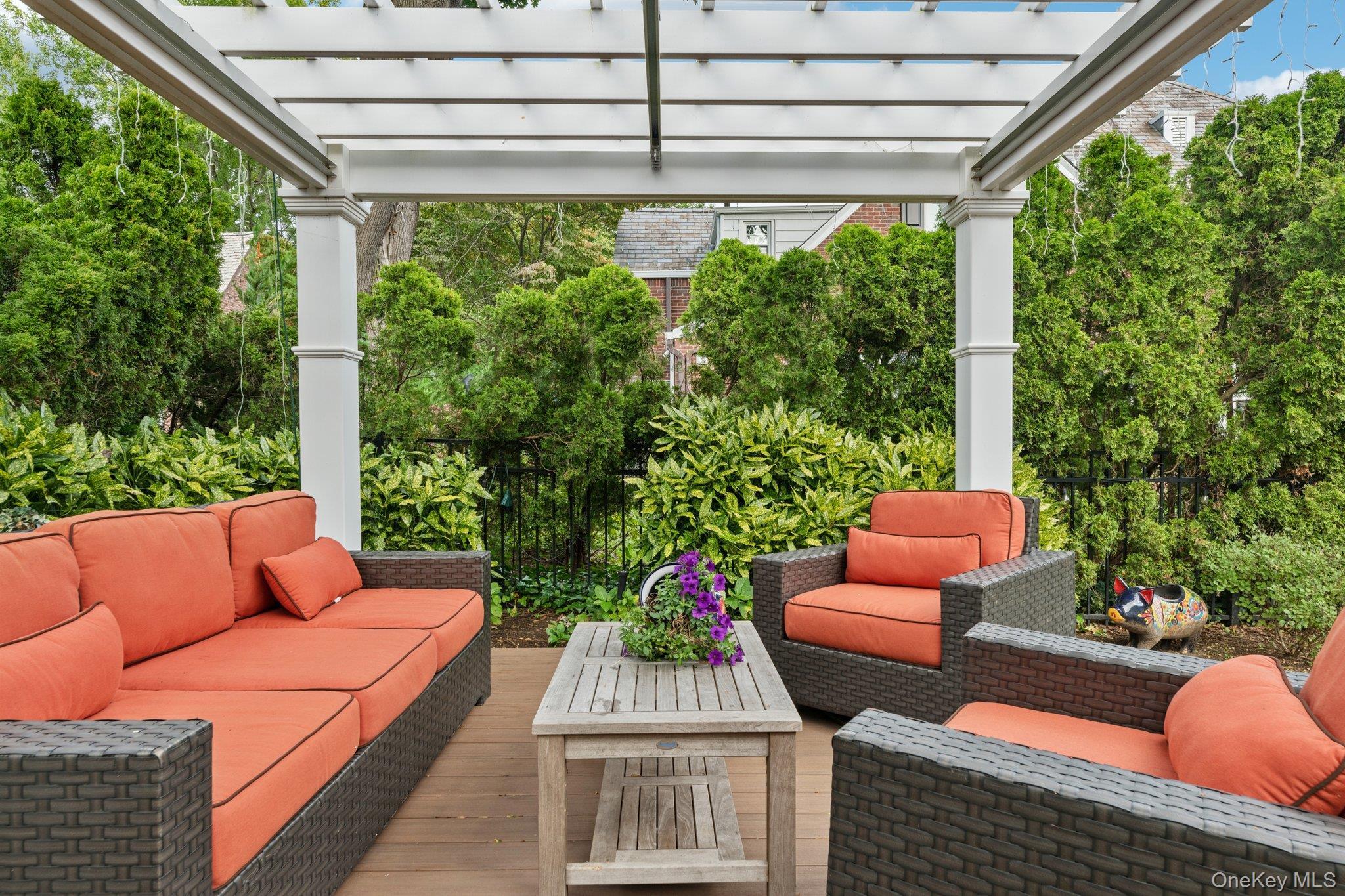 Single Family Kilburn Nassau County, NY 11530, MLS-912006-41