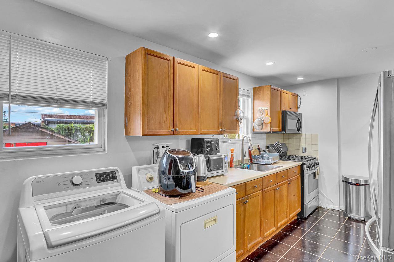 Single Family Nellis Queens, NY 11413, MLS-912051-12