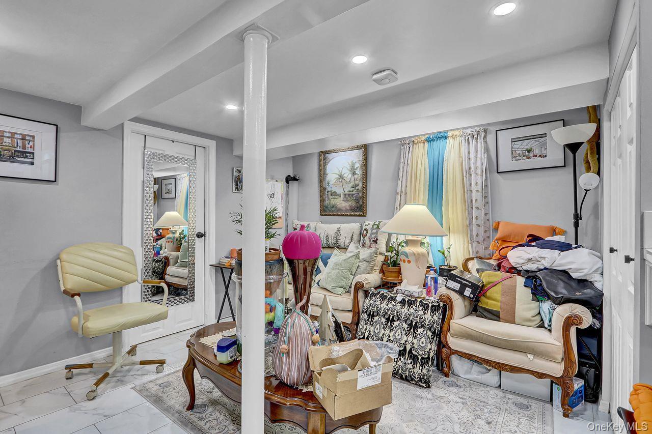 Single Family Nellis Queens, NY 11413, MLS-912051-22