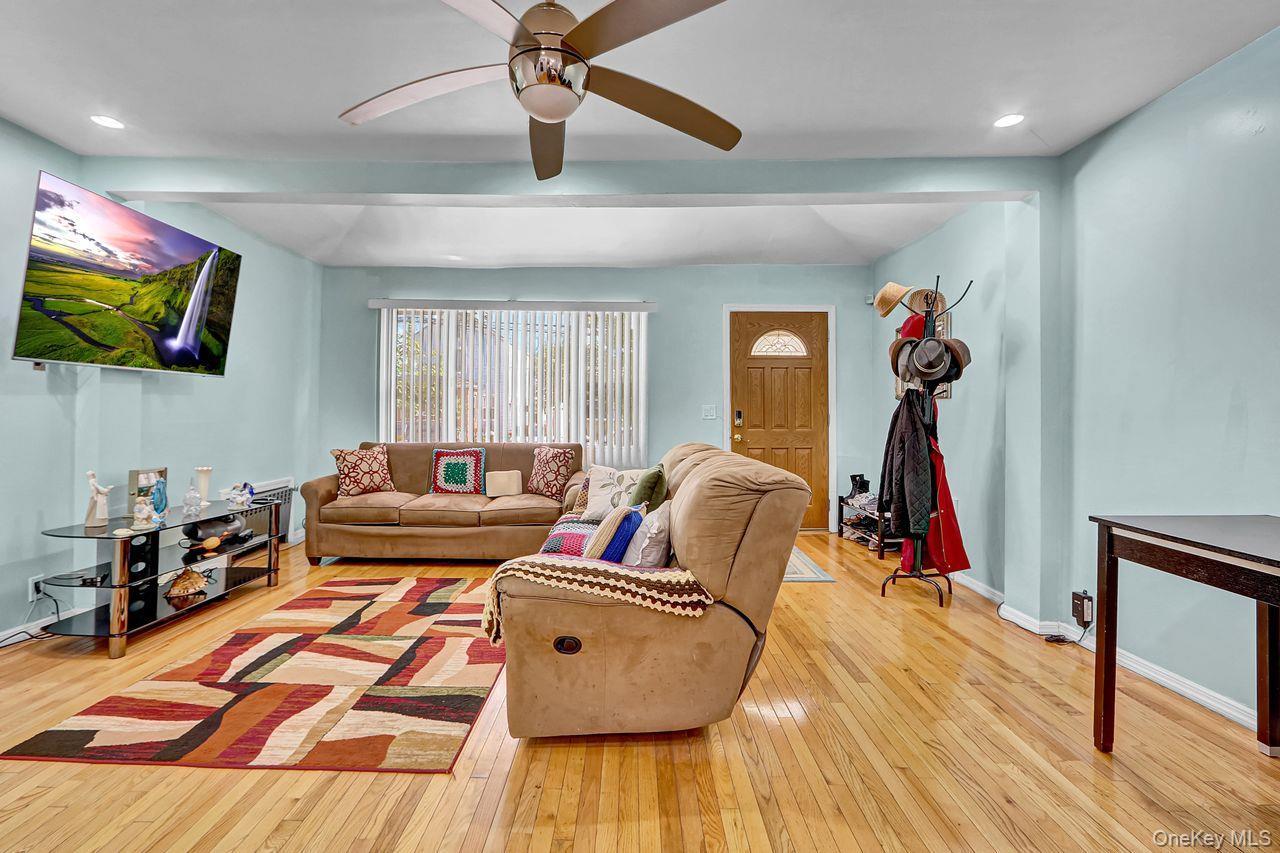 Single Family Nellis Queens, NY 11413, MLS-912051-5