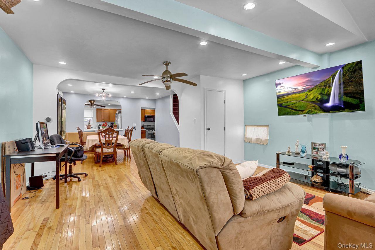 Single Family Nellis Queens, NY 11413, MLS-912051-7