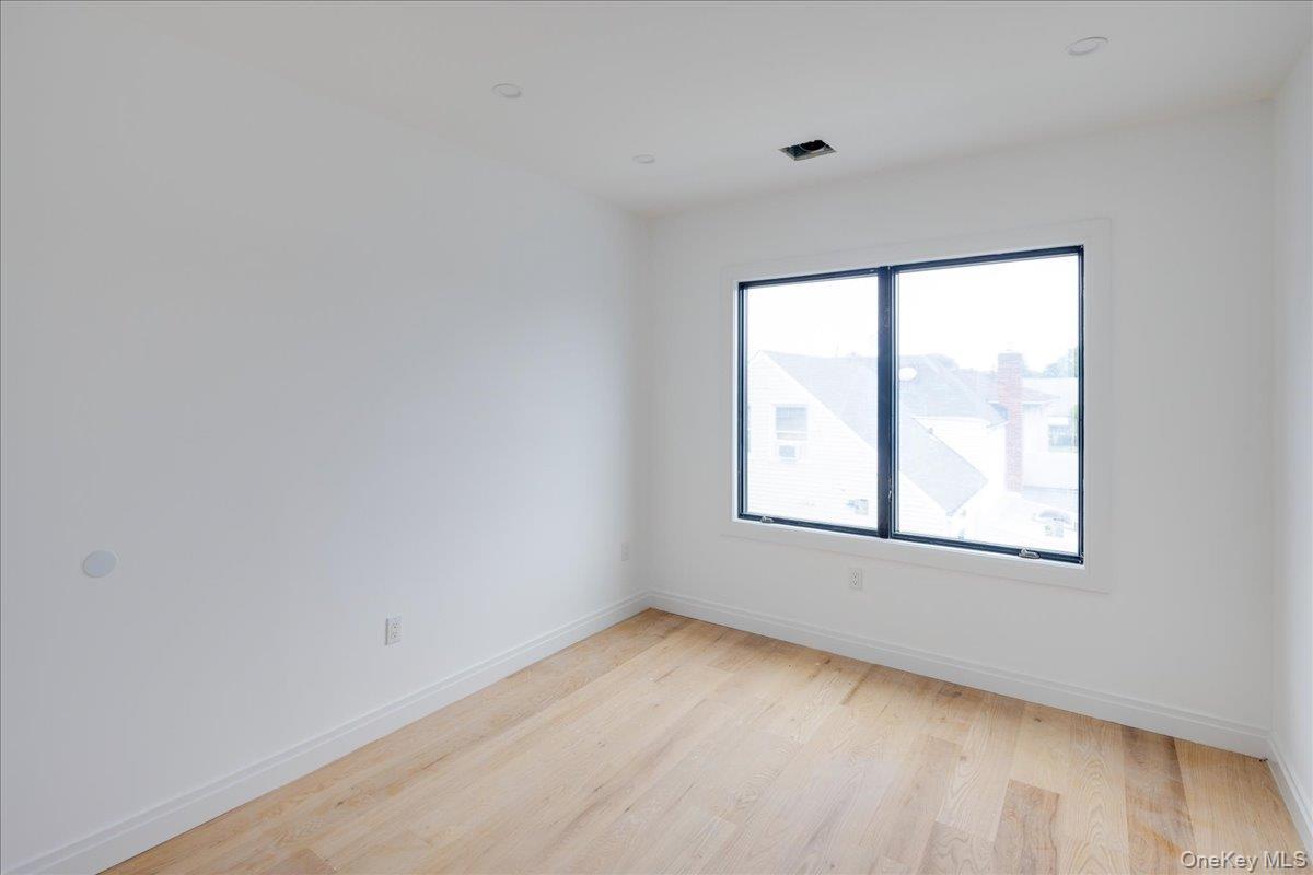 Single Family Arlington Nassau County, NY 11516, MLS-912119-11