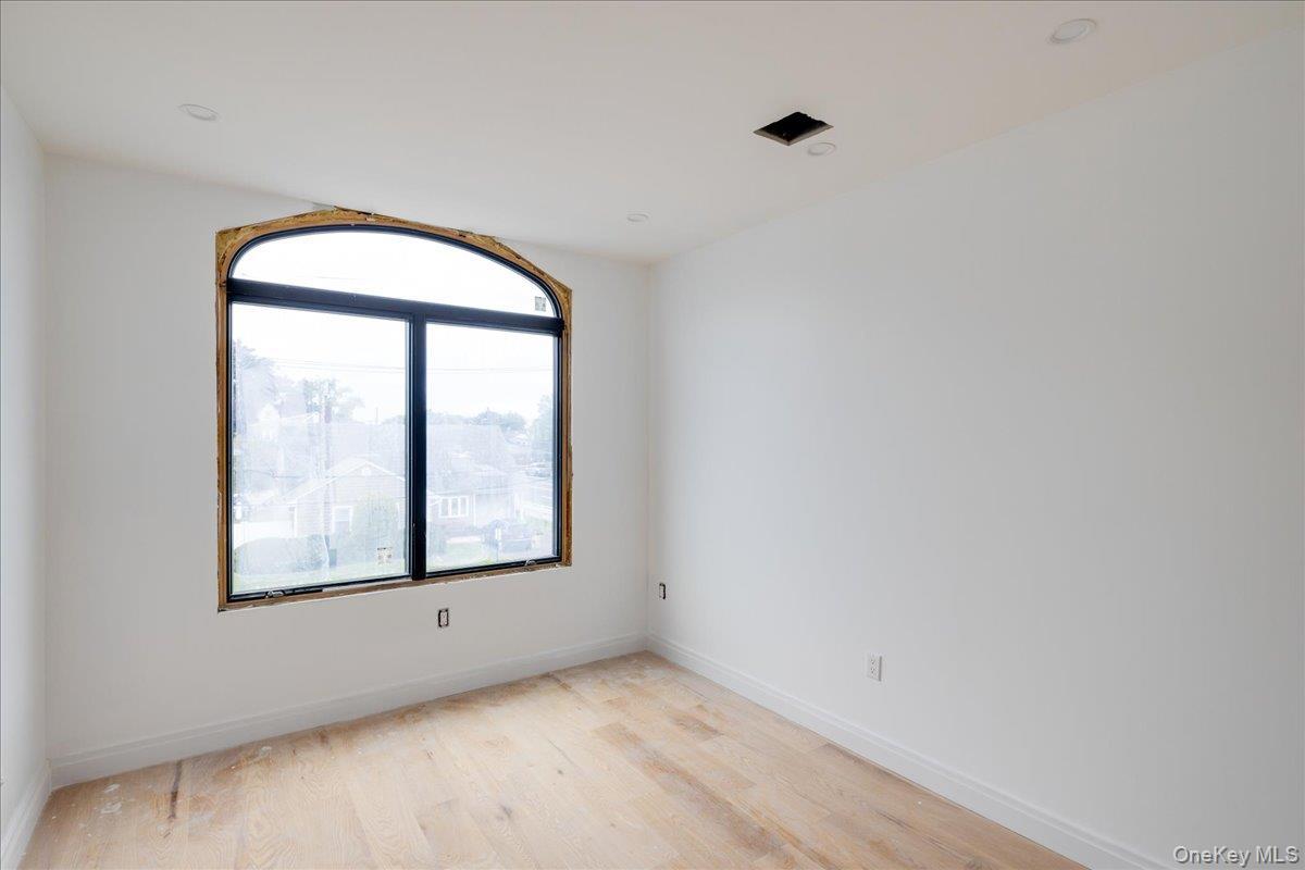 Single Family Arlington Nassau County, NY 11516, MLS-912119-12