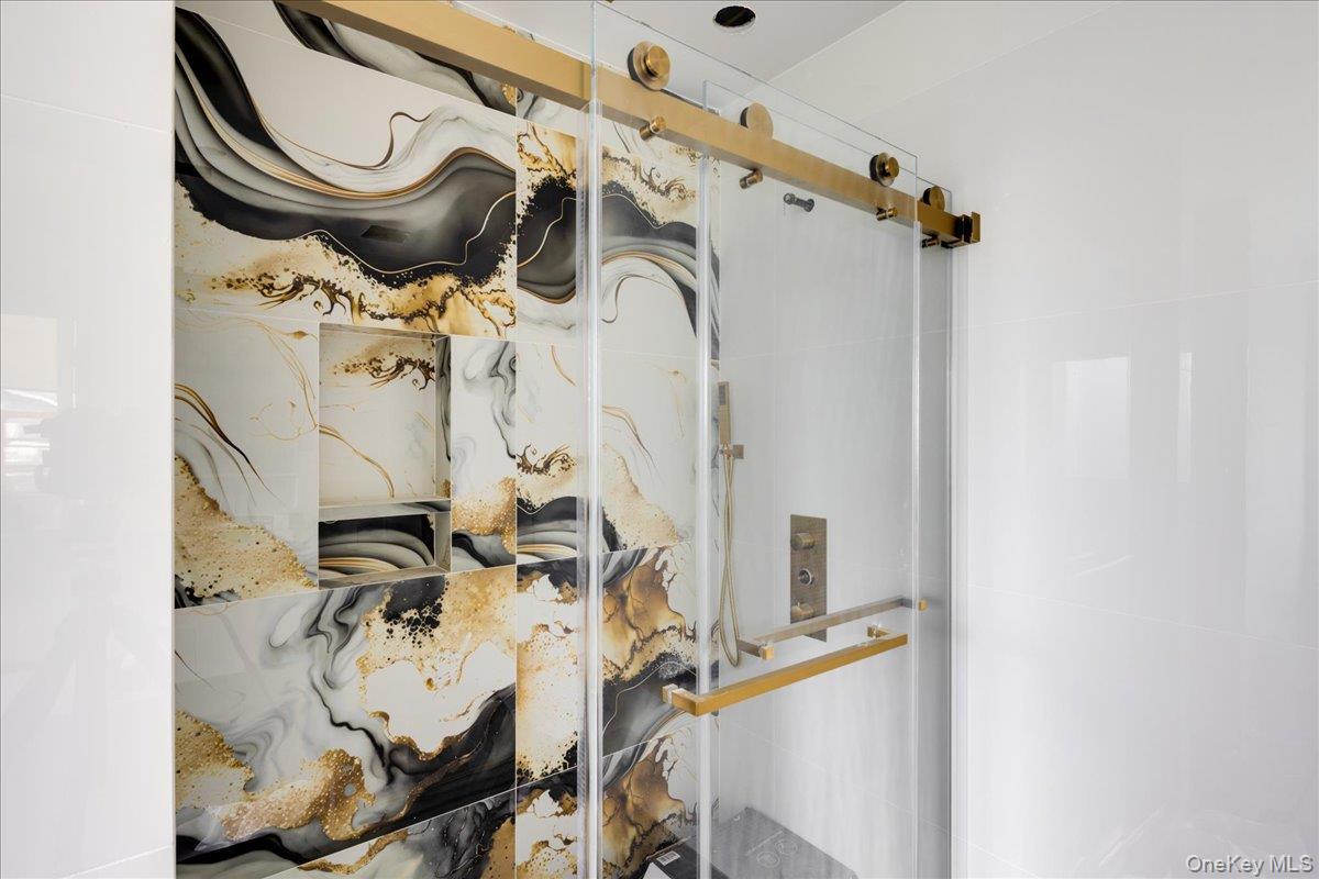 Single Family Arlington Nassau County, NY 11516, MLS-912119-7