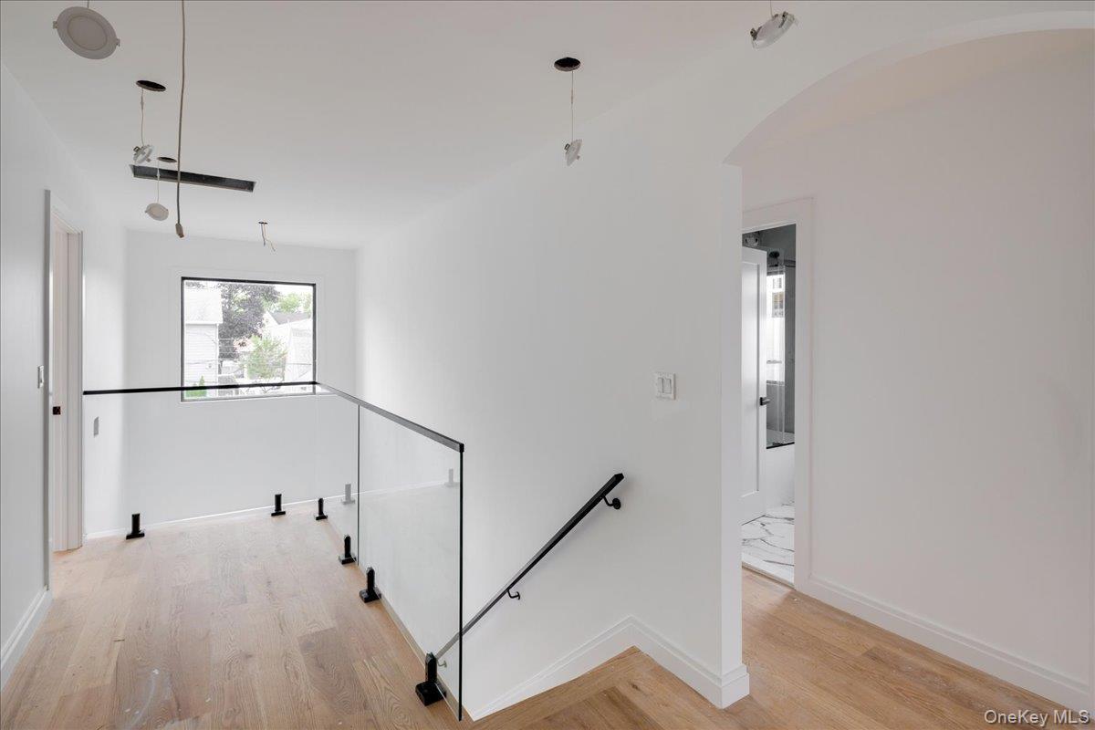 Single Family Arlington Nassau County, NY 11516, MLS-912119-8