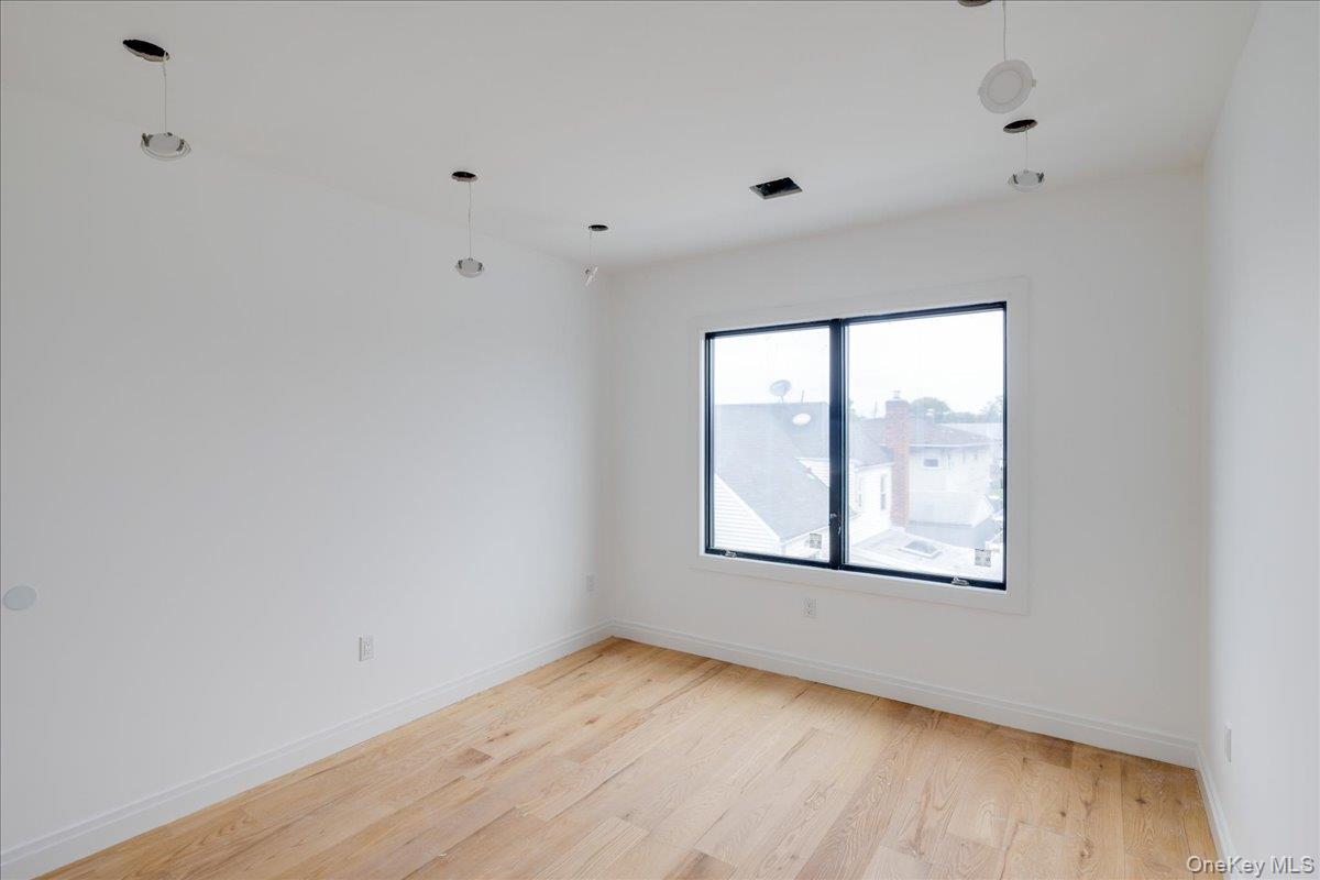 Single Family Arlington Nassau County, NY 11516, MLS-912119-9