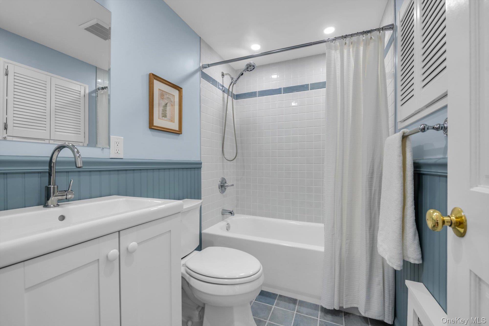 Single Family Smull Nassau County, NY 11050, MLS-912167-21