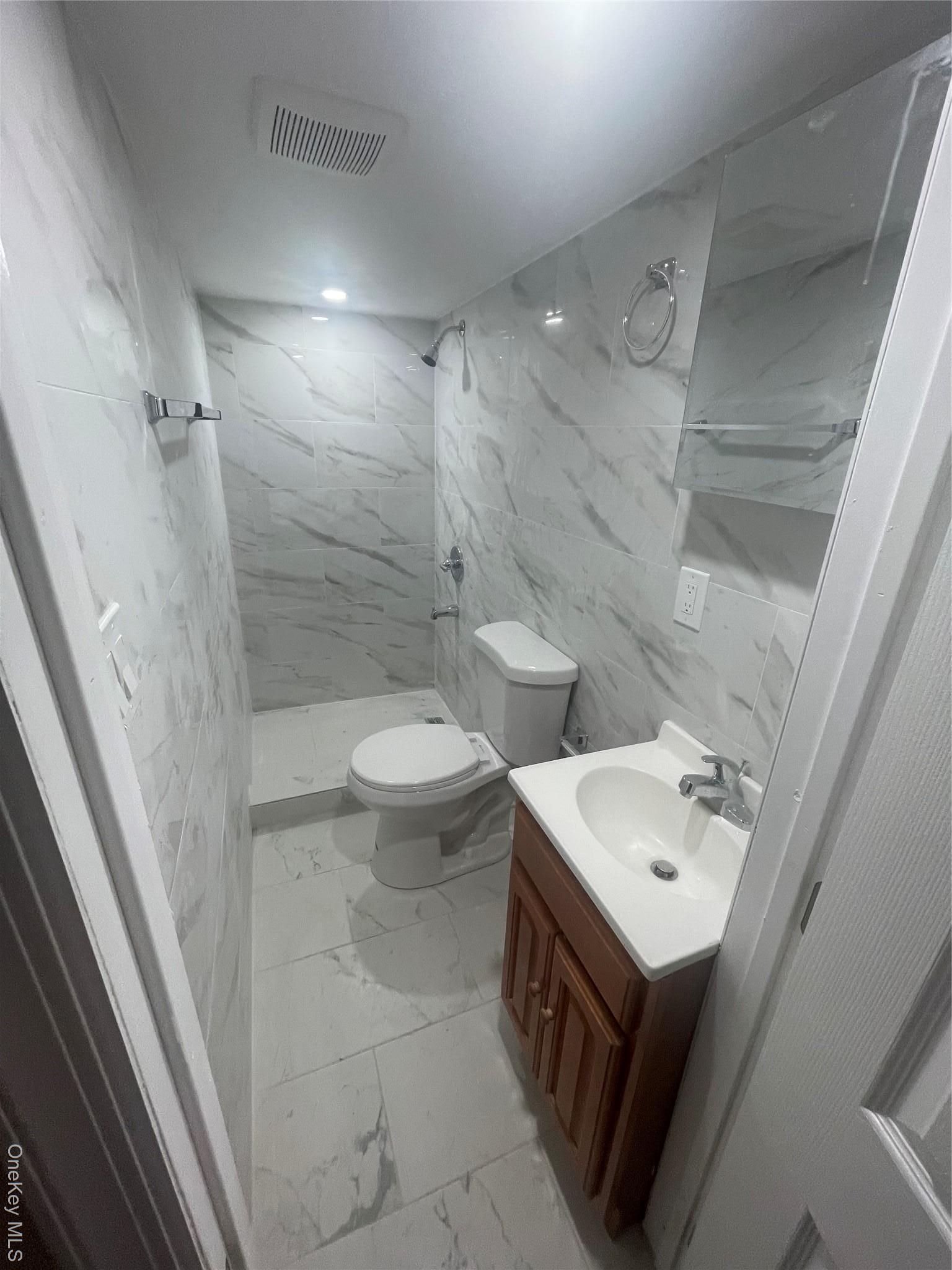 Single Family 37th  Suffolk County, NY 11757, MLS-912168-10