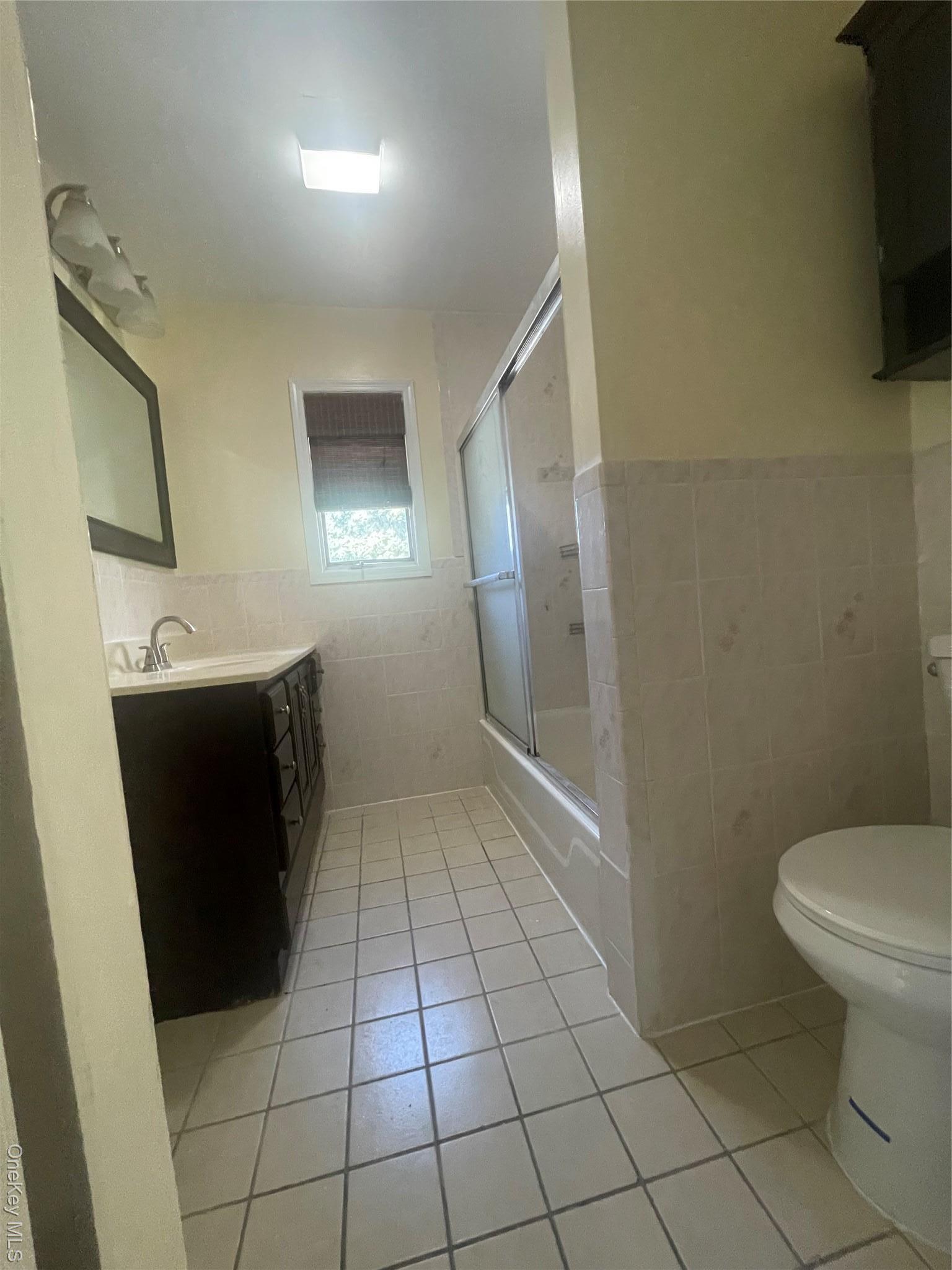 Single Family 37th  Suffolk County, NY 11757, MLS-912168-4