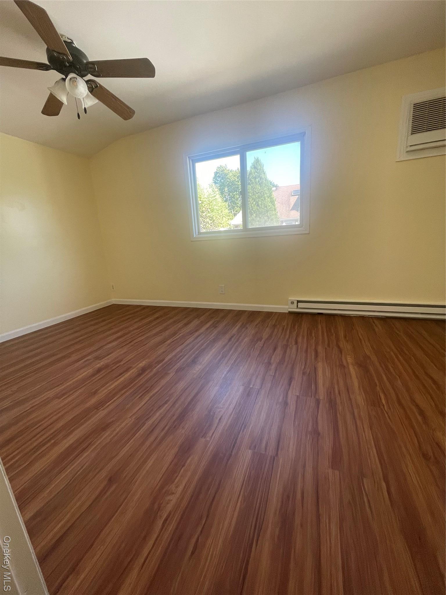 Single Family 37th  Suffolk County, NY 11757, MLS-912168-7