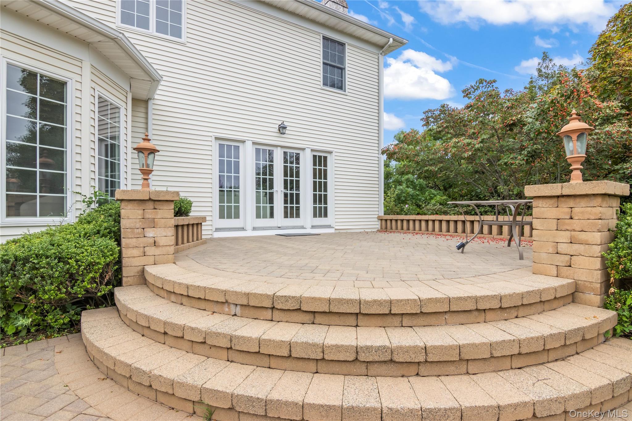 Single Family Rolling Meadow Suffolk County, NY 11768, MLS-912170-31