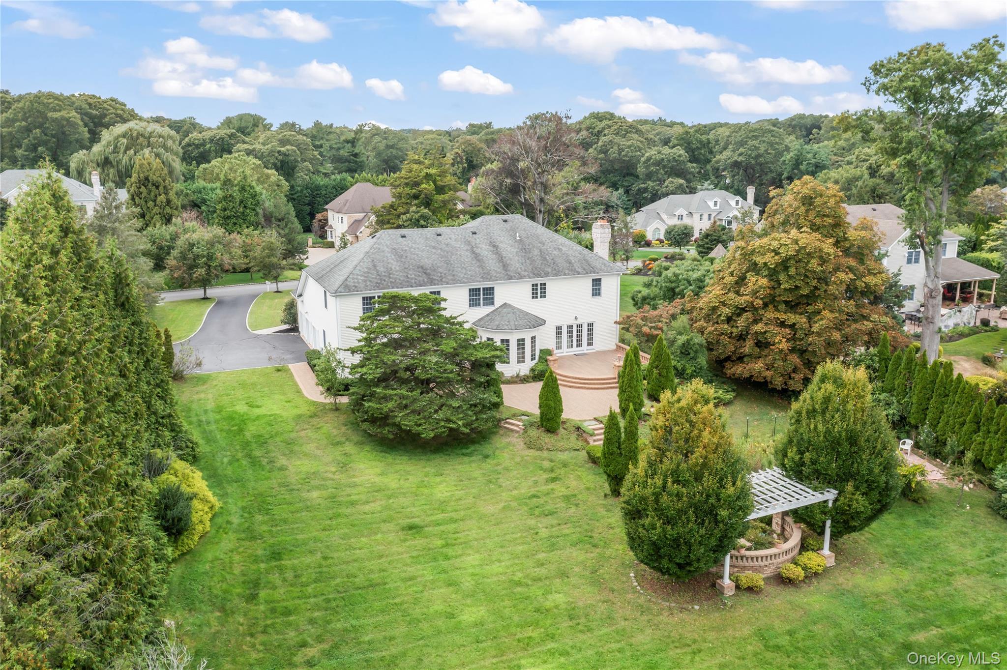 Single Family Rolling Meadow Suffolk County, NY 11768, MLS-912170-32