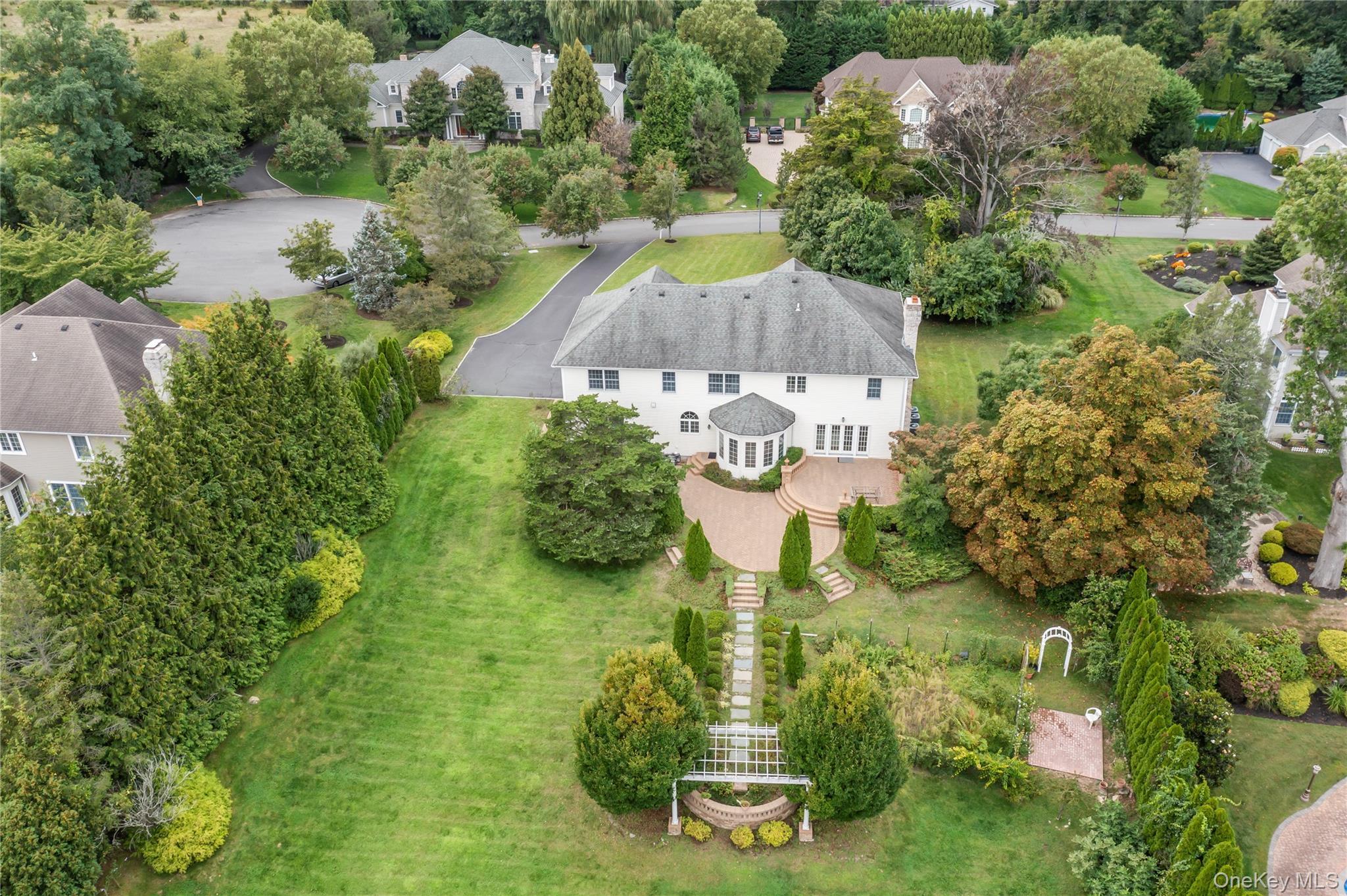 Single Family Rolling Meadow Suffolk County, NY 11768, MLS-912170-33