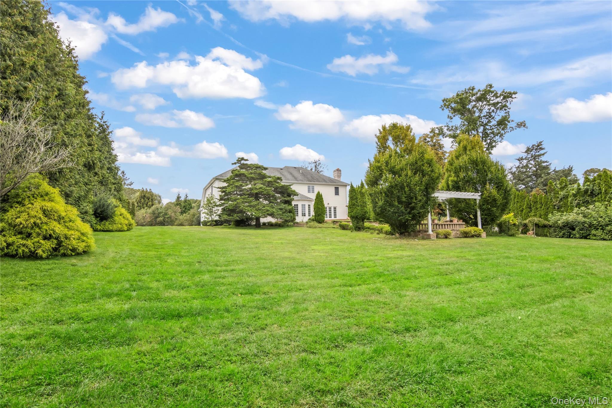 Single Family Rolling Meadow Suffolk County, NY 11768, MLS-912170-34