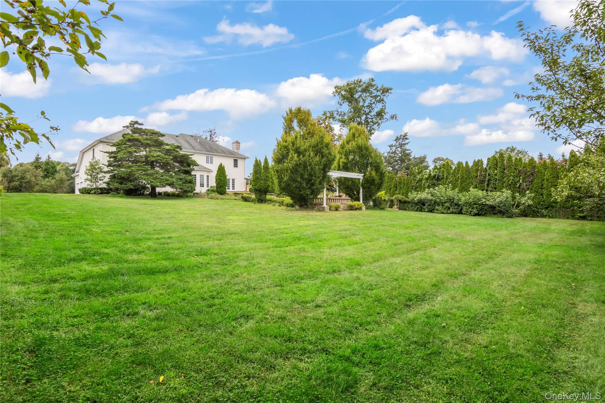 Single Family Rolling Meadow Suffolk County, NY 11768, MLS-912170-35