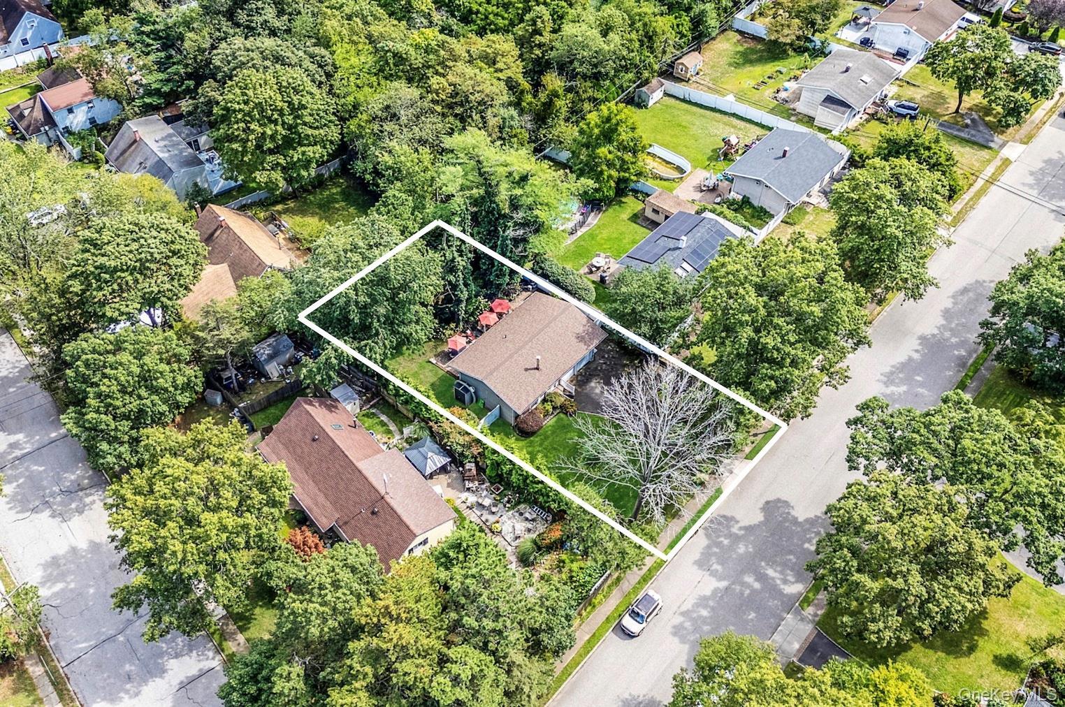 Single Family Split Cedar  Suffolk County, NY 11749, MLS-912173-23