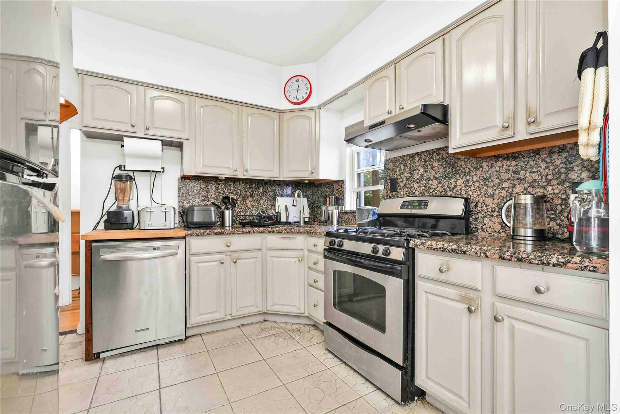 Single Family 38th Queens, NY 11105, MLS-912303-9