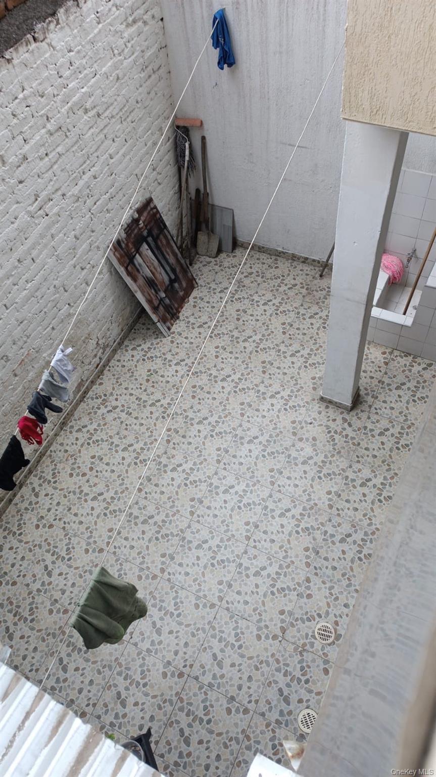 Single Family Cl. 44 # 12-51,  Comuna 8,  Cali,  Valle Del Cauca,   Out Of Area, NY 760041, MLS-912353-4