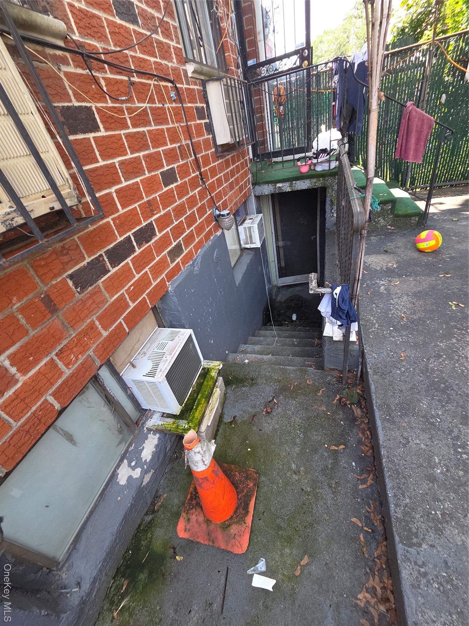 Single Family Strong  Queens, NY 11368, MLS-912367-4