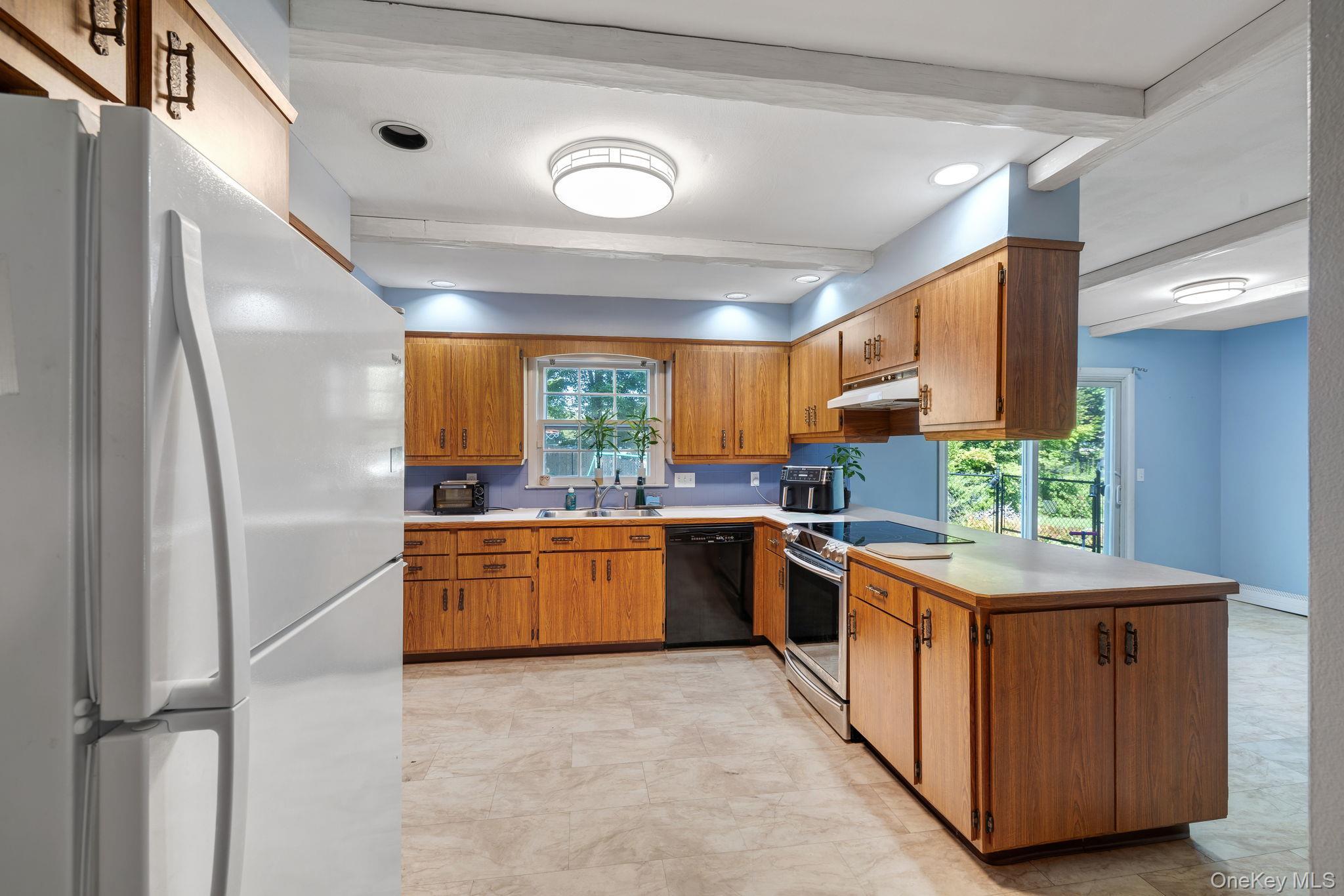 Single Family Timberline  Dutchess County, NY 12603, MLS-912484-12