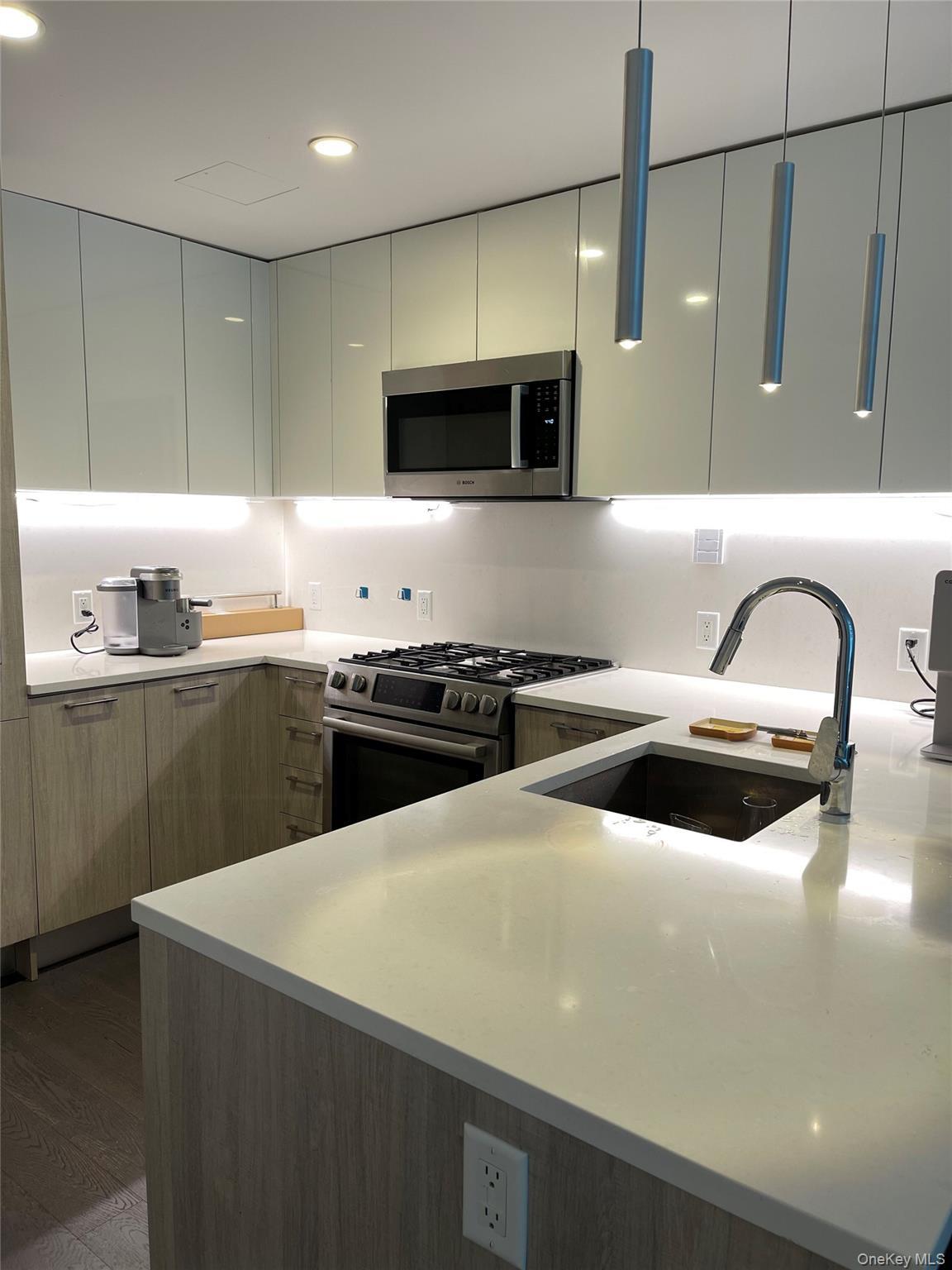 Condo 40th  Queens, NY 11354, MLS-912489-12