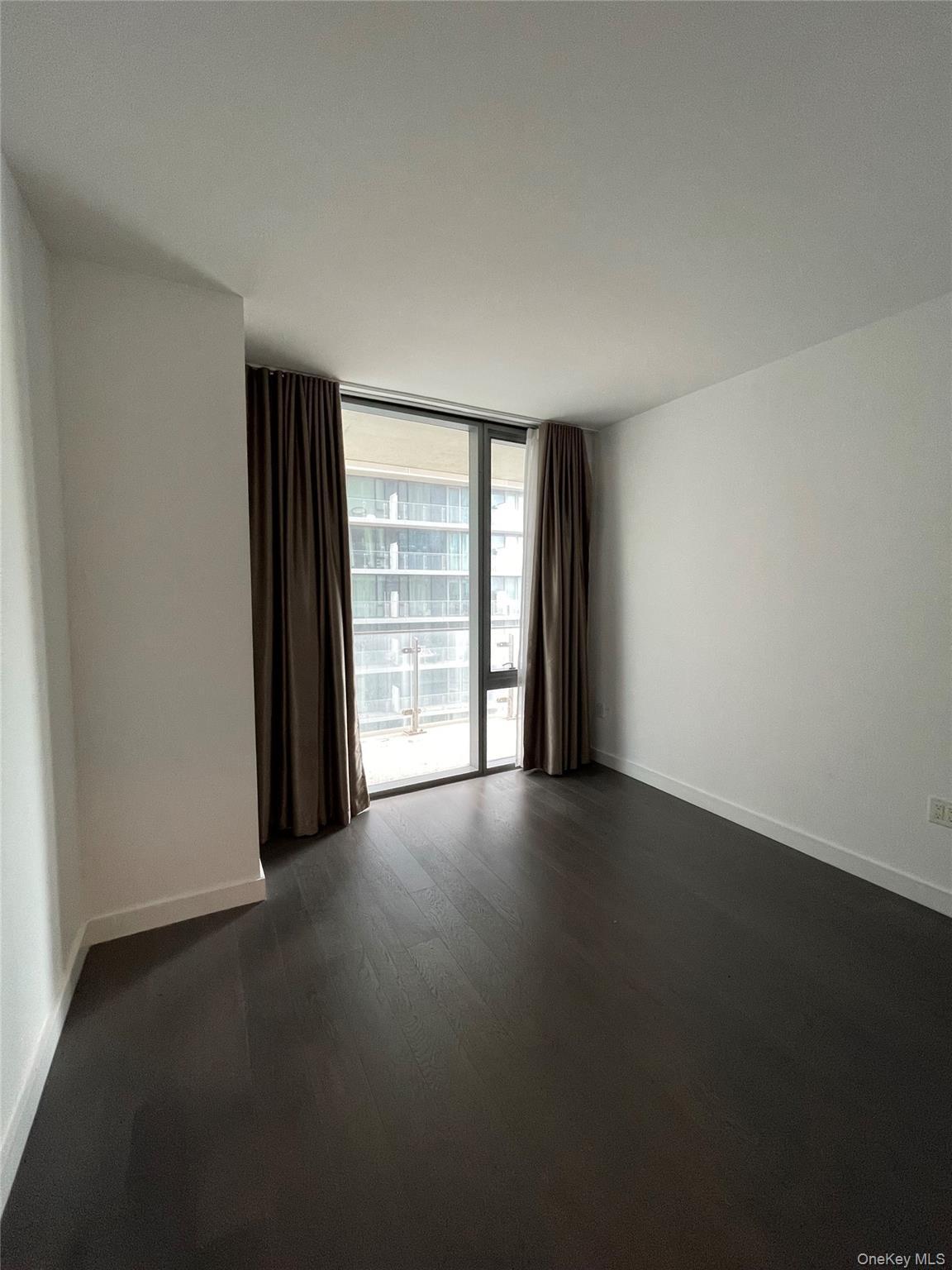 Condo 40th  Queens, NY 11354, MLS-912489-6