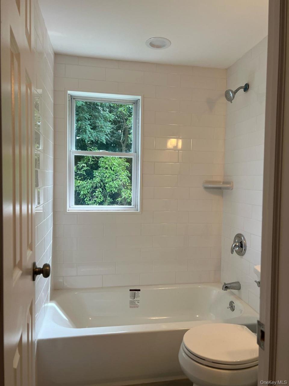 Single Family Lakewood Suffolk County, NY 11779, MLS-912495-10