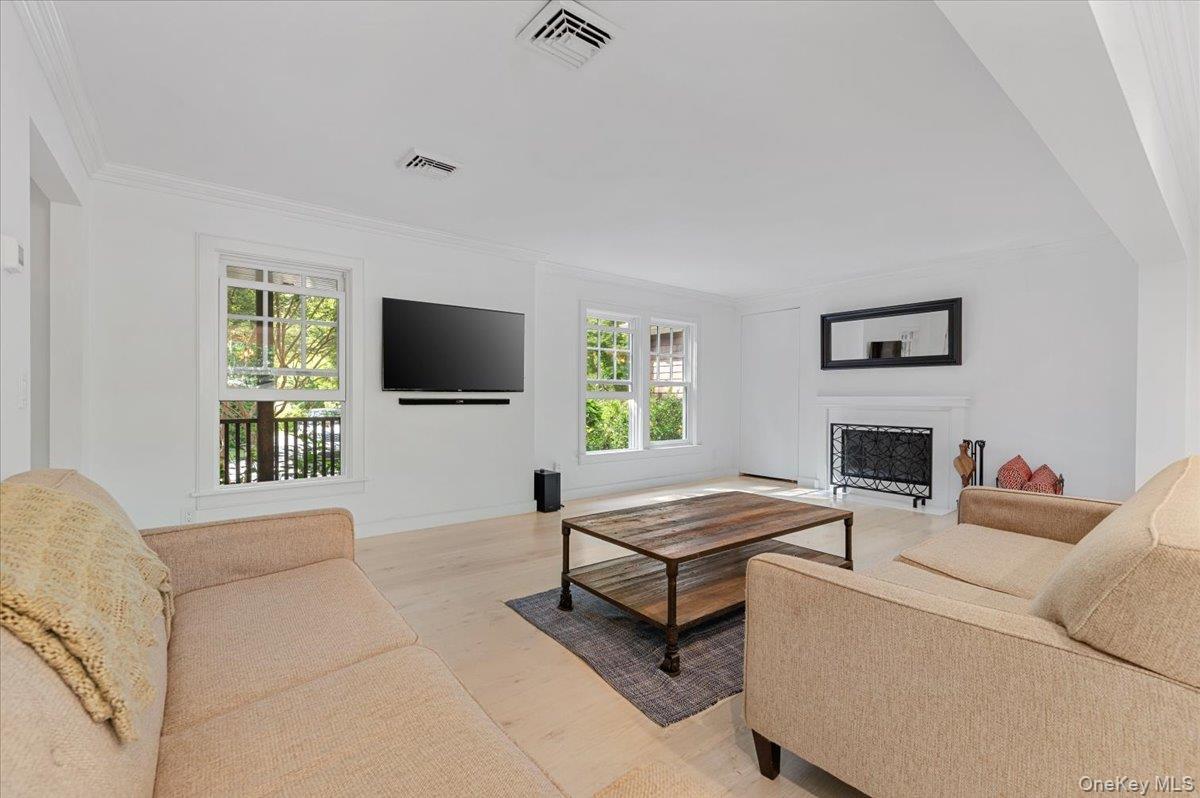 Single Family West Gate Suffolk County, NY 11937, MLS-912521-11