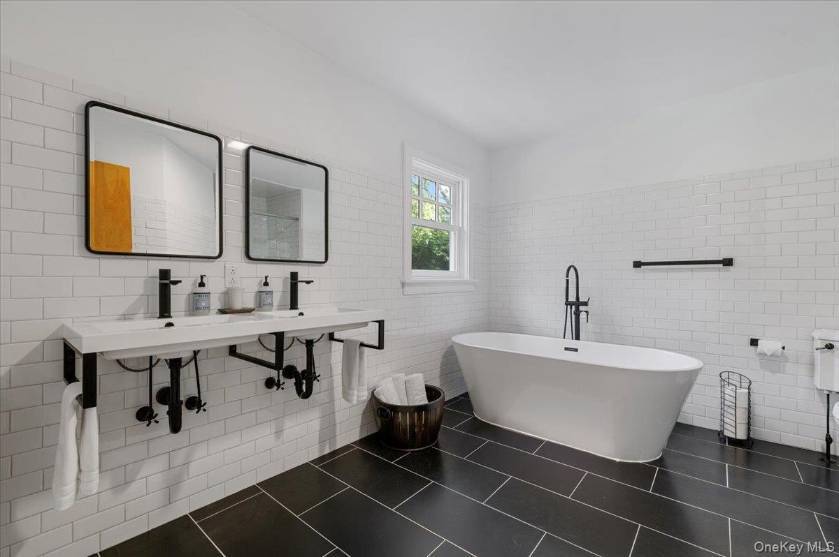 Single Family West Gate Suffolk County, NY 11937, MLS-912521-20