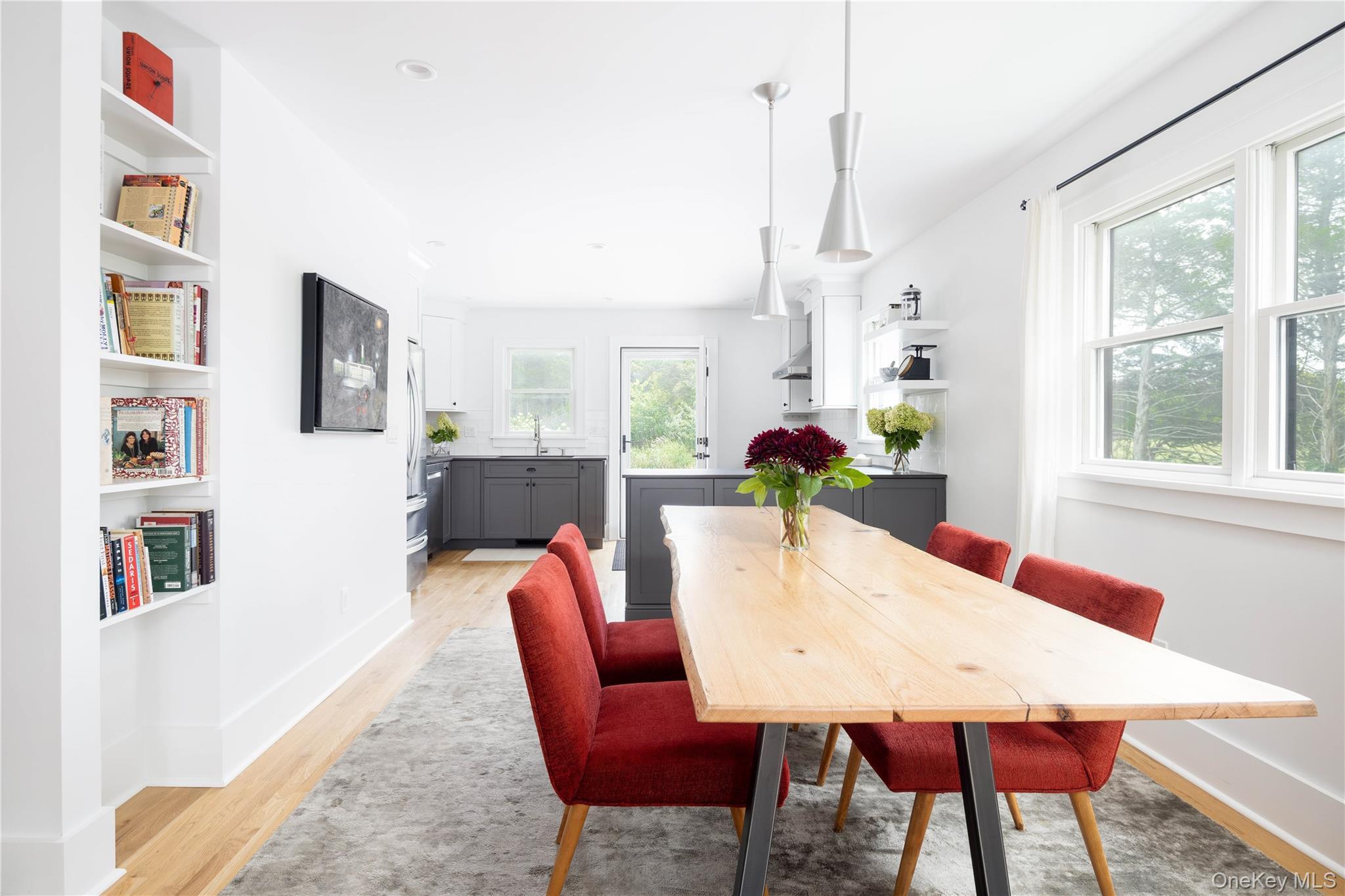 Single Family Main  Suffolk County, NY 11901, MLS-912551-15