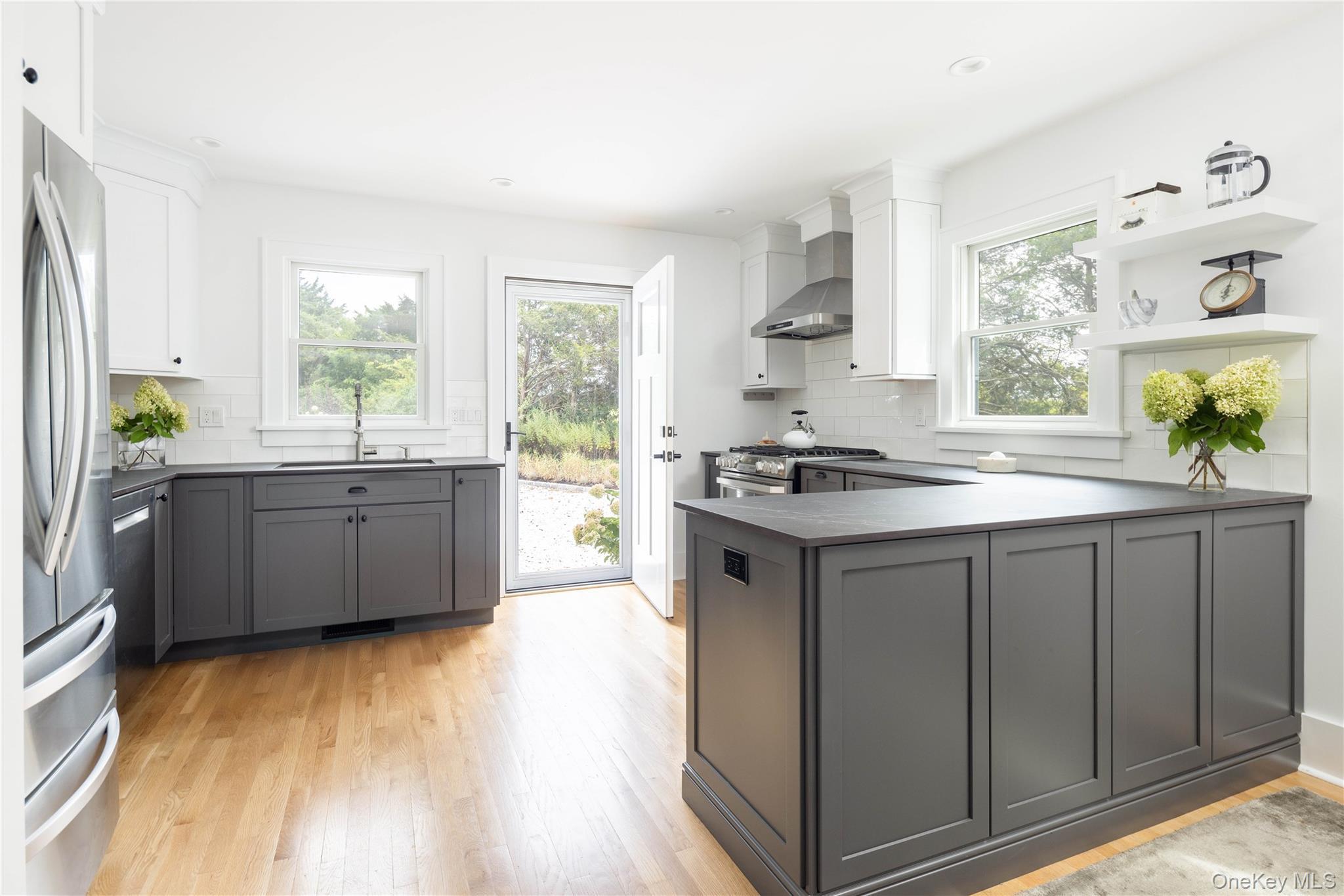 Single Family Main  Suffolk County, NY 11901, MLS-912551-16