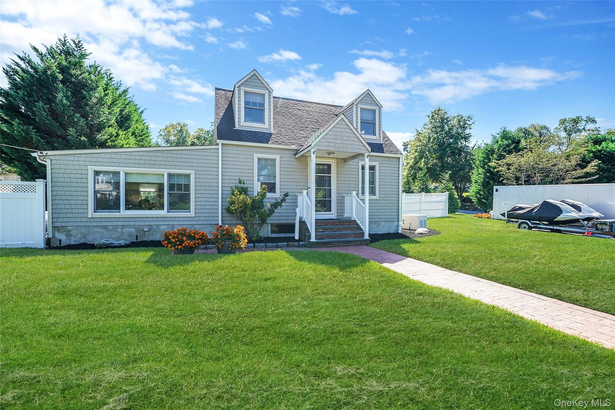 Single Family Tulip  Suffolk County, NY 11754, MLS-912569-3