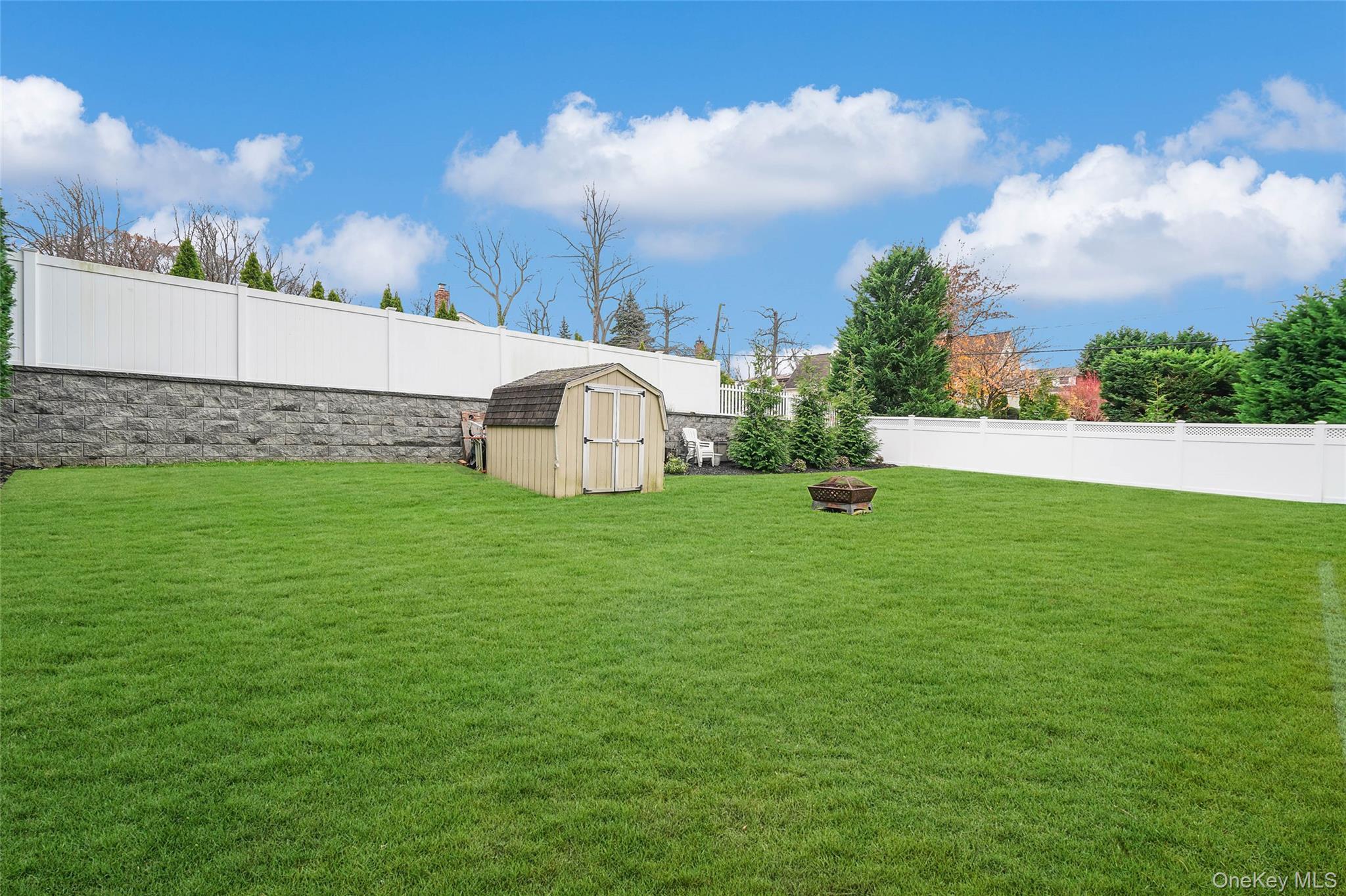 Single Family Tulip  Suffolk County, NY 11754, MLS-912569-6