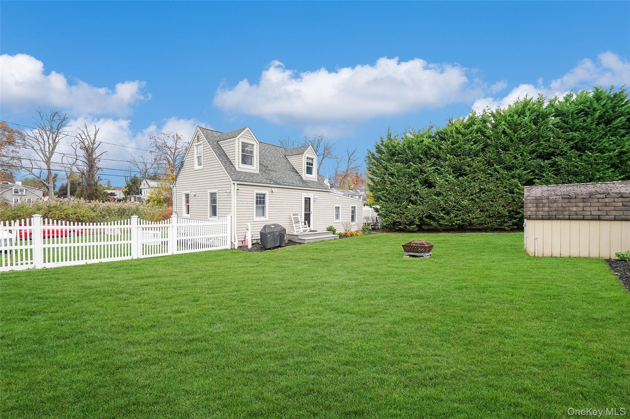 Single Family Tulip  Suffolk County, NY 11754, MLS-912569-7