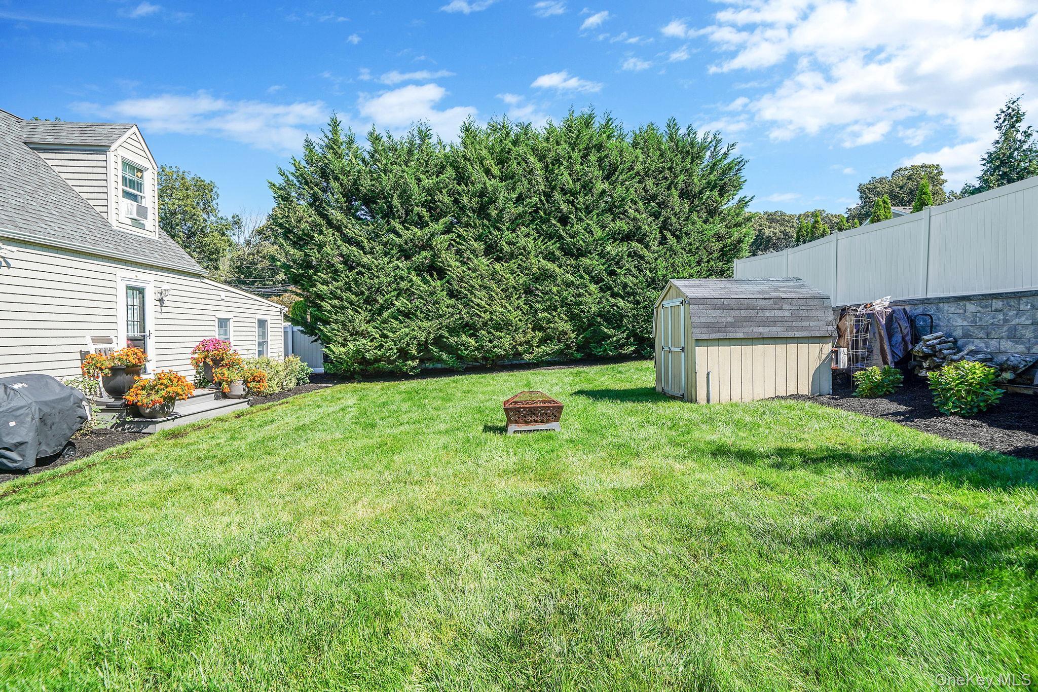 Single Family Tulip  Suffolk County, NY 11754, MLS-912569-9