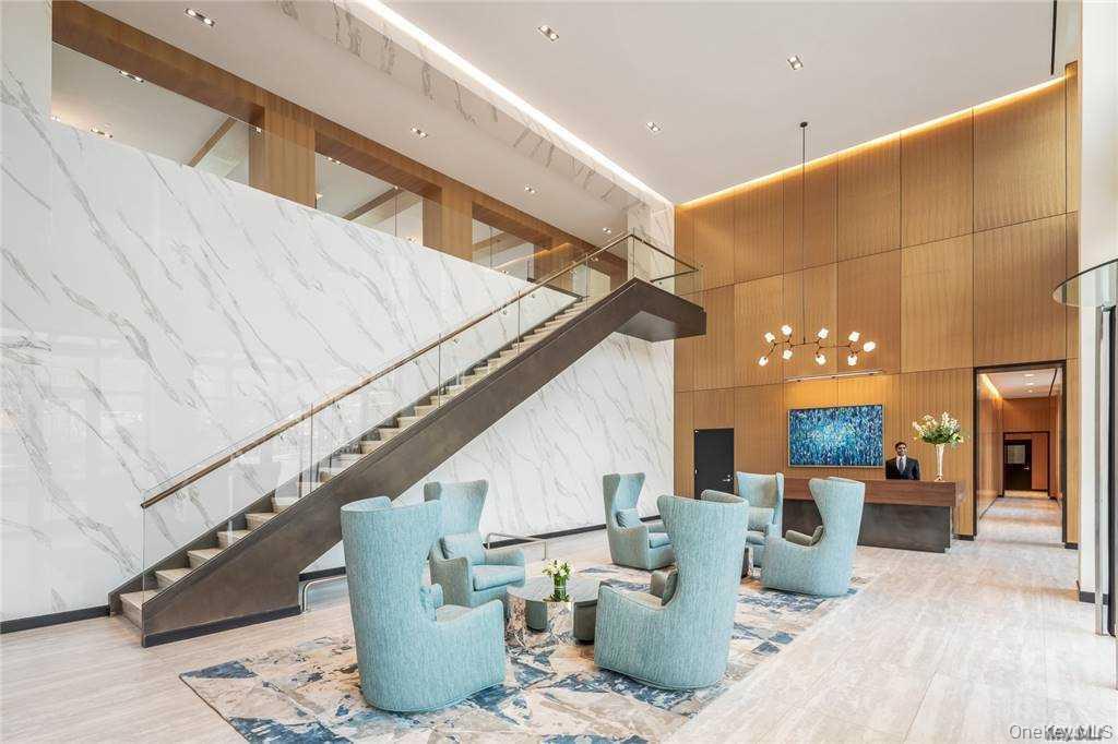 Condo Garvies Point  Nassau County, NY 11542, MLS-912591-11