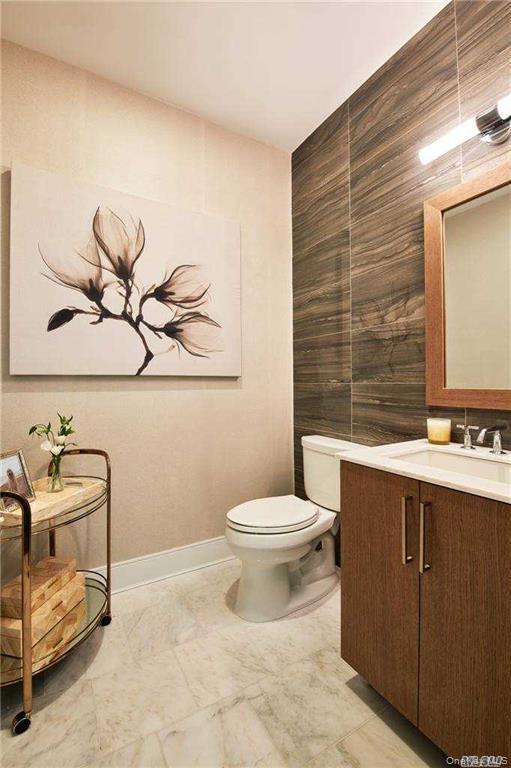 Condo Garvies Point  Nassau County, NY 11542, MLS-912591-7