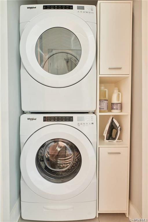 Condo Garvies Point  Nassau County, NY 11542, MLS-912591-8