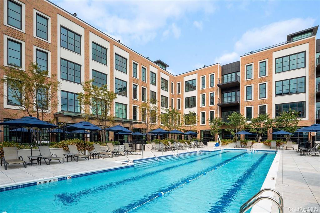 Condo Garvies Point  Nassau County, NY 11542, MLS-912591-9