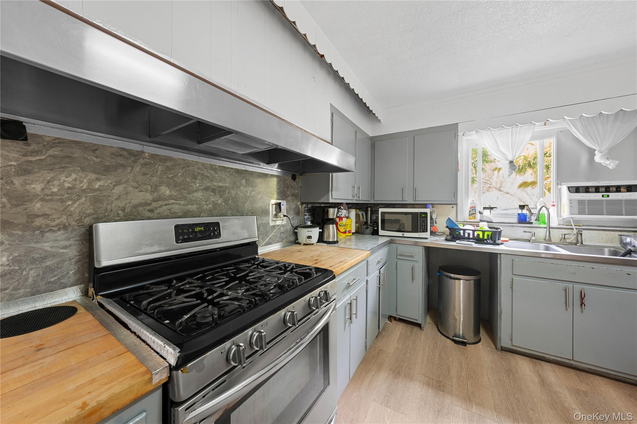 Single Family Edwards  Suffolk County, NY 11933, MLS-912598-8