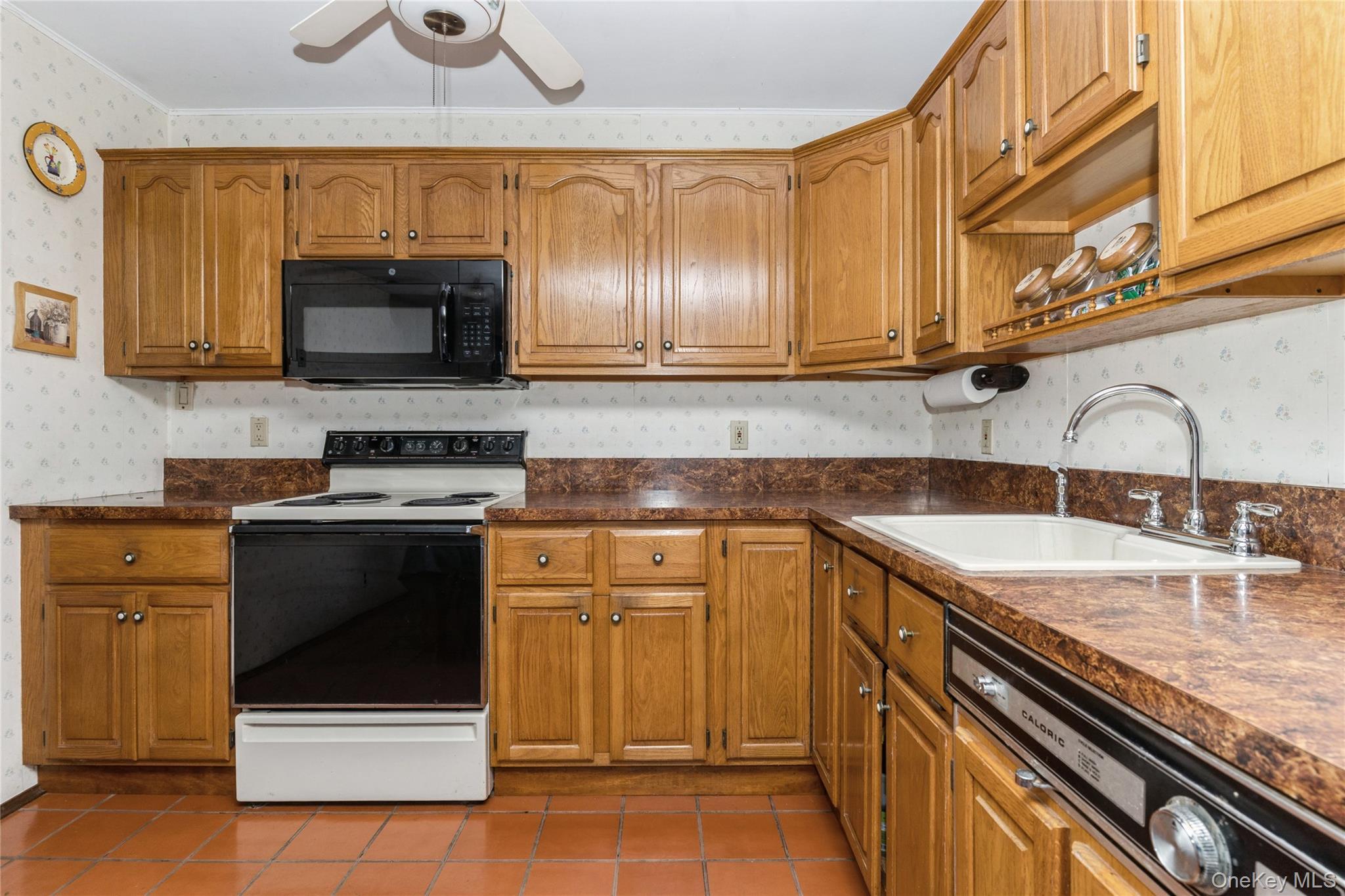 Single Family Maplewood  Nassau County, NY 11783, MLS-912694-5