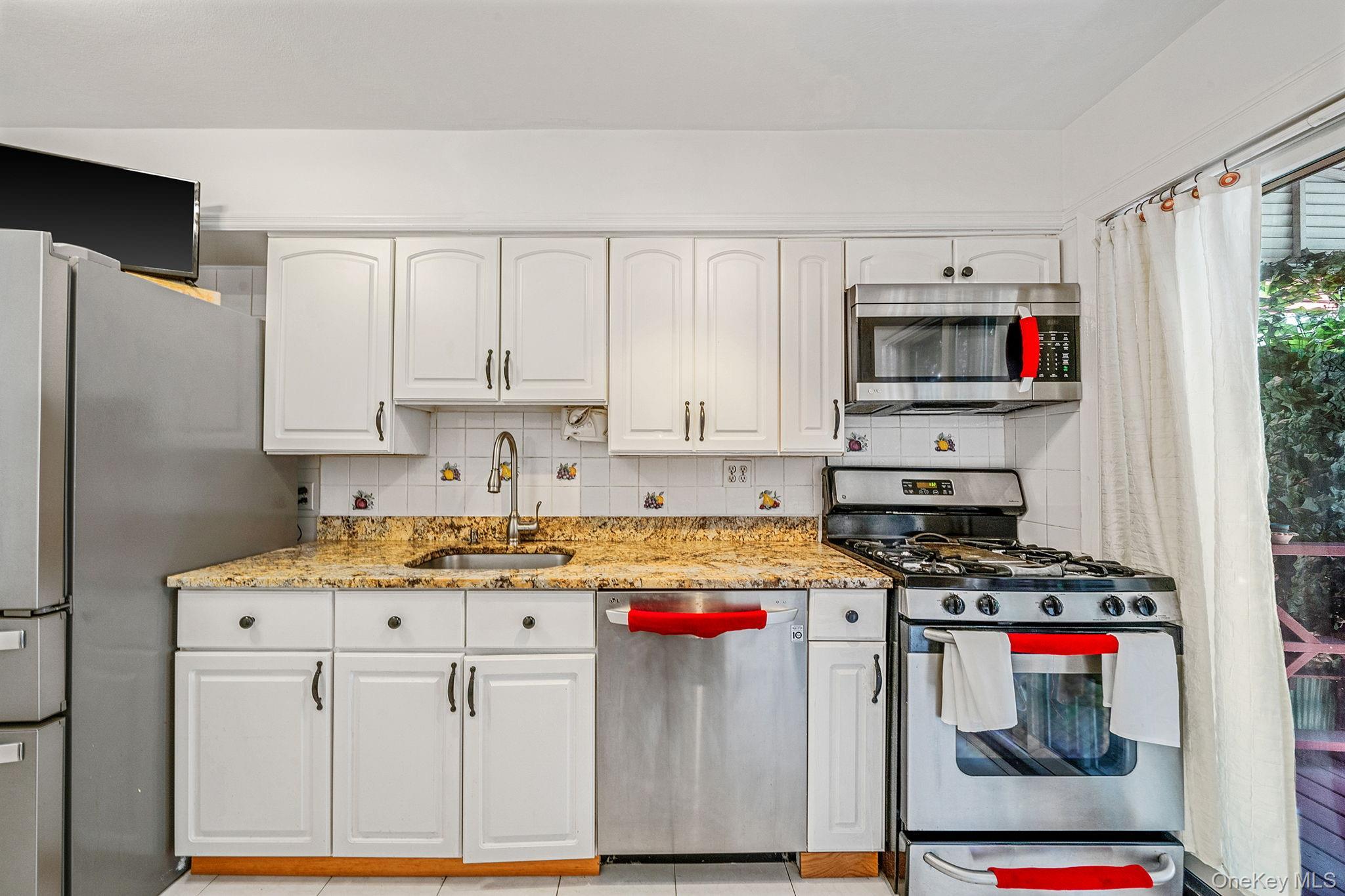 Single Family 80th Queens, NY 11385, MLS-912709-10